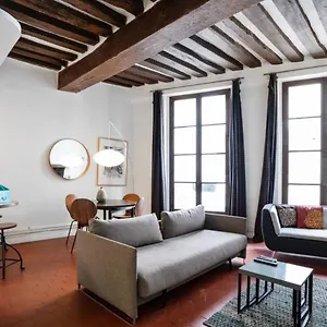 ian-apartment-with-terrace-in-saint-michel-notre-dame.fr-paris.fr/