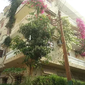 royal-apartments-luxor.hotels-luxor-egypt.com/