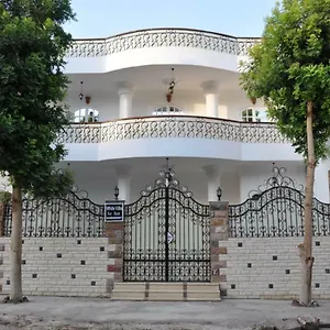 white-flats.hotels-luxor-egypt.com/